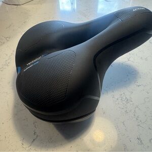 Black Bicycle Seat with Ventilation